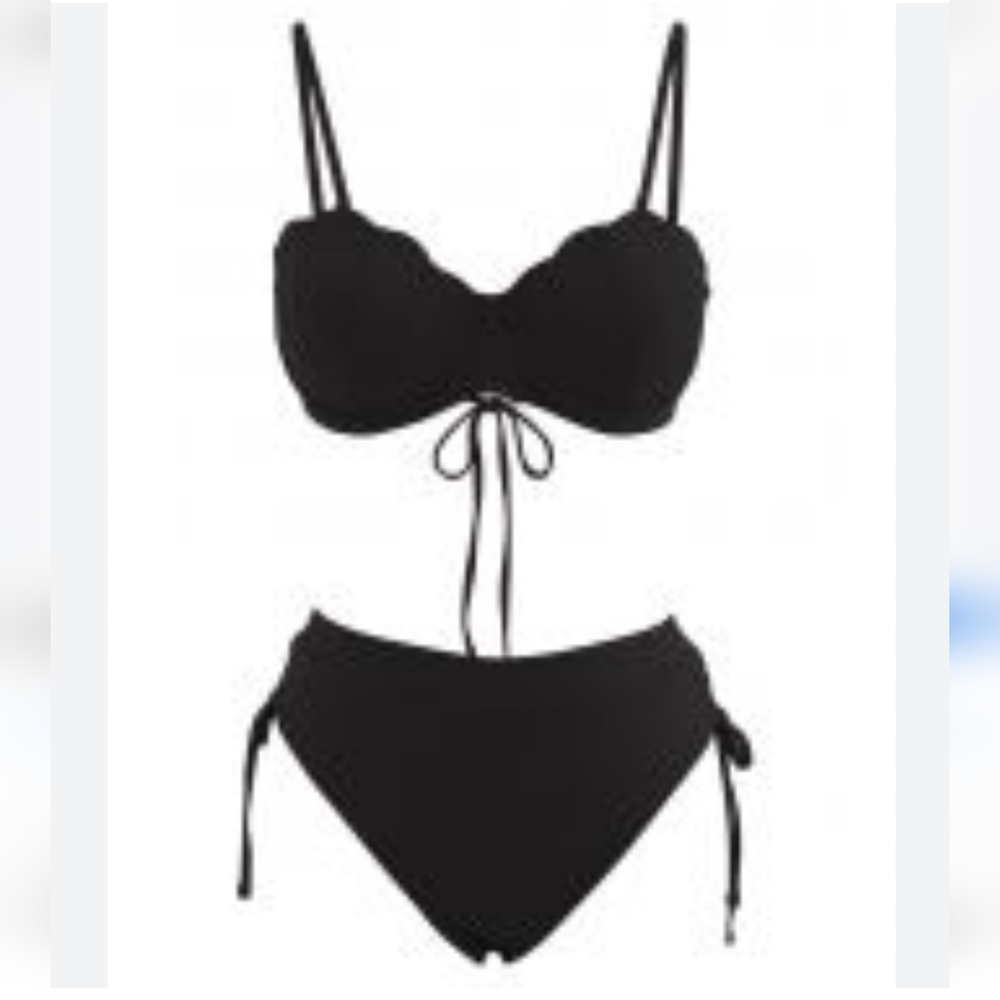 Bikini. A-B CUP TOP, LARGE BOTTOMS